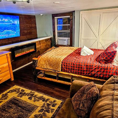 Private Cabin- Breakfast - Double Tub - 75In Tv - Sup - Washer Dryer - Bbq West Point Esterno foto