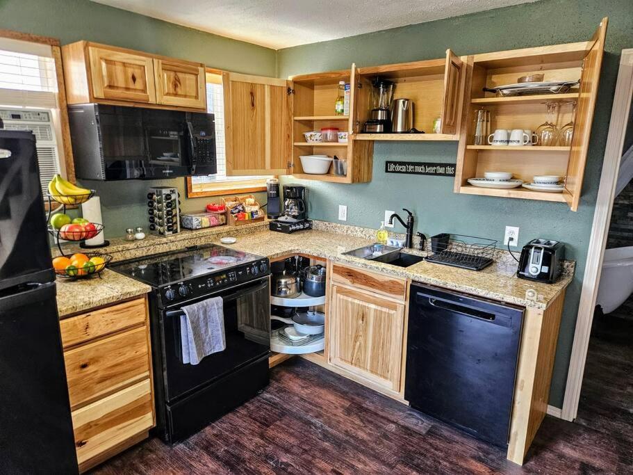 Private Cabin- Breakfast - Double Tub - 75In Tv - Sup - Washer Dryer - Bbq West Point Esterno foto