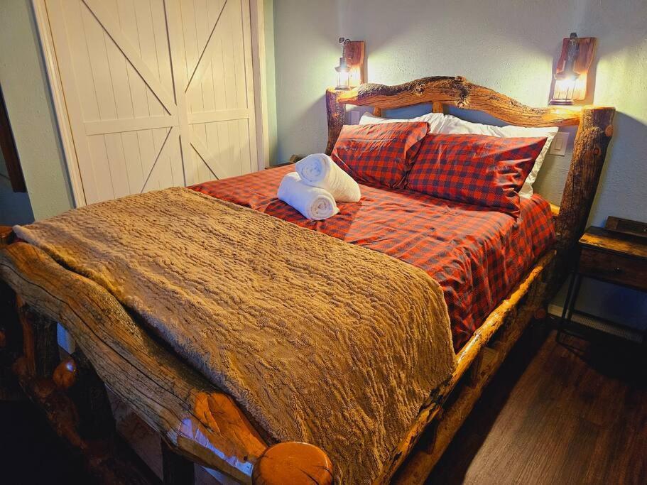Private Cabin- Breakfast - Double Tub - 75In Tv - Sup - Washer Dryer - Bbq West Point Esterno foto