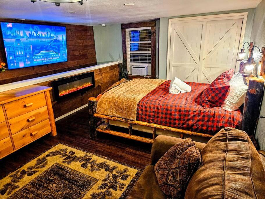 Private Cabin- Breakfast - Double Tub - 75In Tv - Sup - Washer Dryer - Bbq West Point Esterno foto